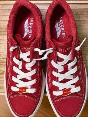Skechers/Sneakers Arch Fit Arcade-Arcata Red Size 10 Women's New With tags